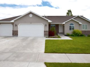 5379 S Thunder Dr, Ammon, ID 83406