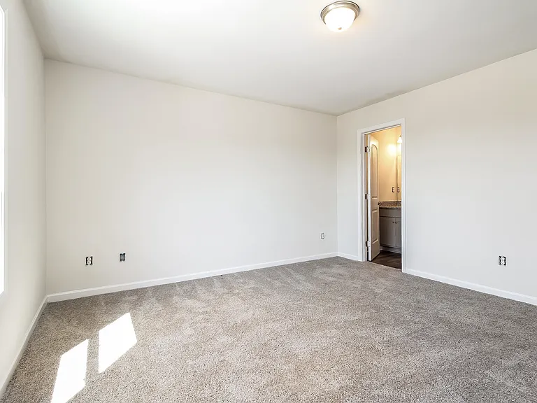 219 Royal Way — Photo 7