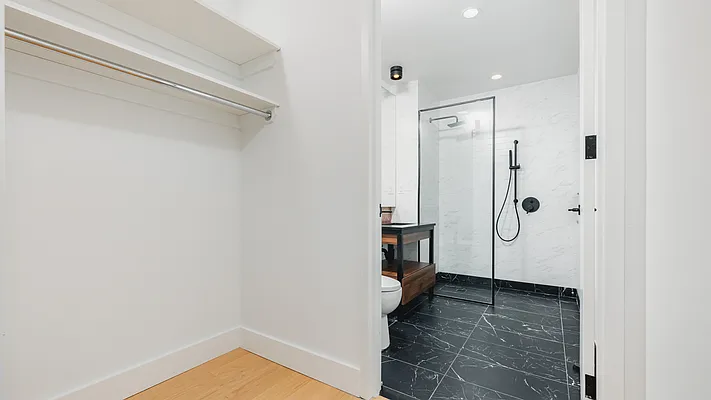 Rented by Nooklyn NYC LLC | media 89