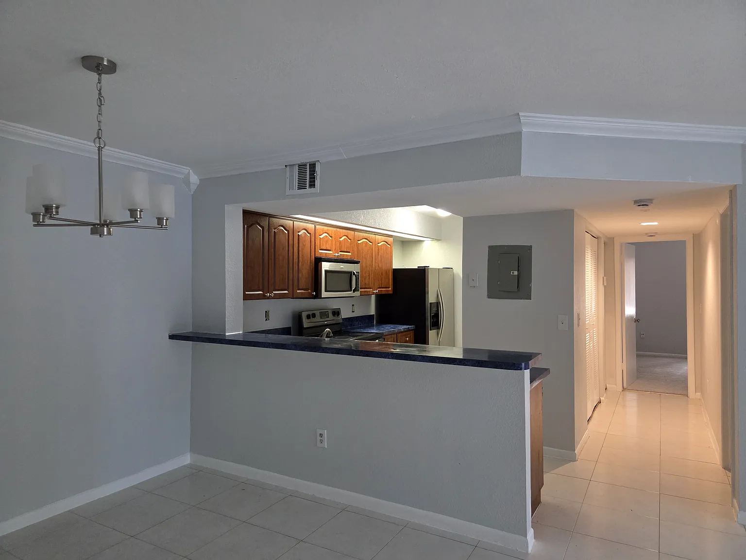 NW 57th Ave, Hialeah — Photo 3