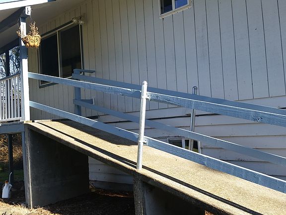 3rd image of 19841 Steelhead Ct SE