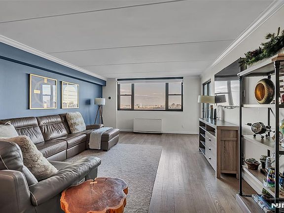 5th image of 250 Gorge Rd APT 21B