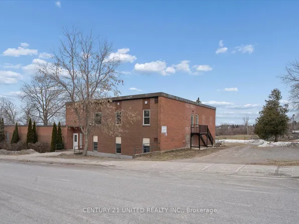 1027 Willcox St #201, Selwyn, ON K0L 1H0