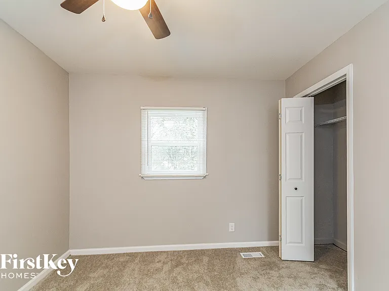 401 Sparella St — Photo 12