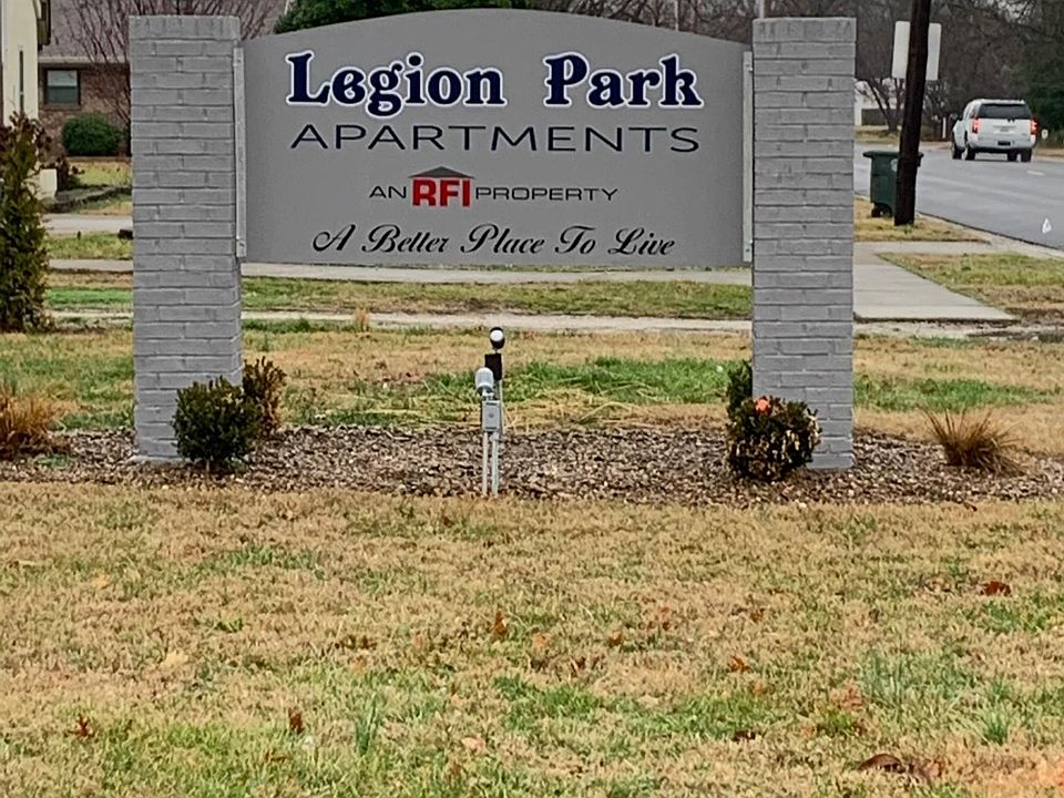 1st image of 405 W Legion Blvd
