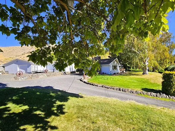 2121 Rest Haven Rd, Yakima, WA 98901
