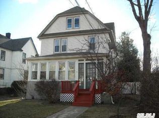 97 Archer St, Freeport, NY 11520