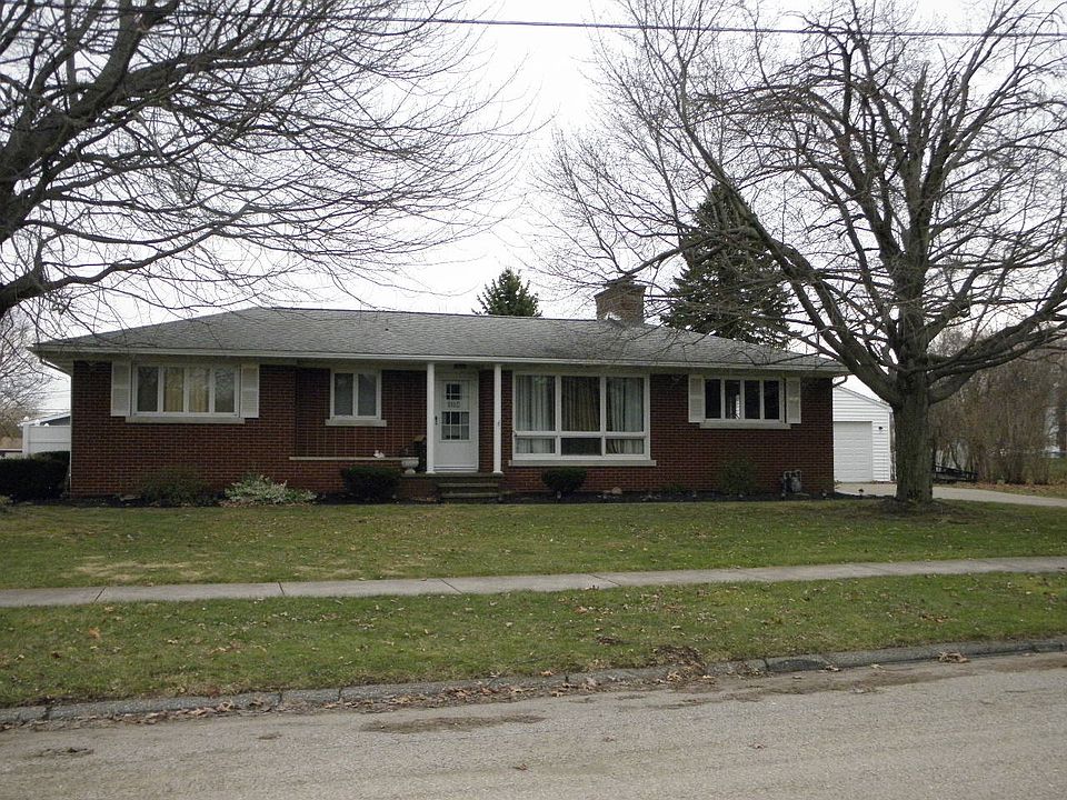 1st image of 1807 Twin Oaks Dr