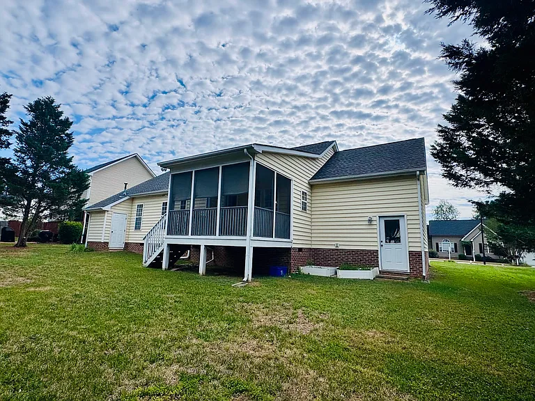 320 Springside Dr — Photo 23