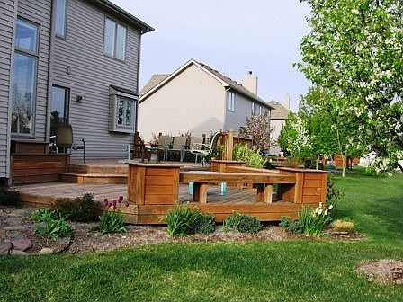 Multi-tiered deck