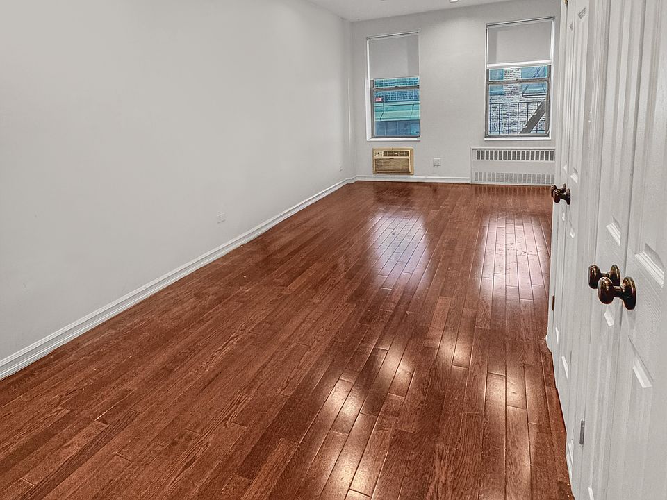 2nd image of 305 Spring St APT 4C