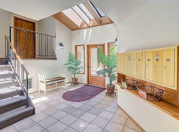 3rd image of 2020 NW 195th St APT 301