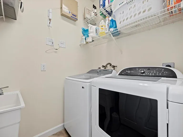 8203 Calterra Dr — Photo 21