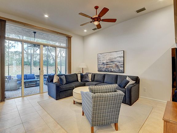 4th image of 6983 Imperial Beach Cir