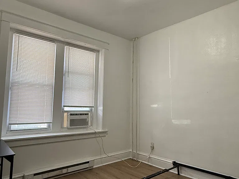 435 Montclair Ave — Photo 9