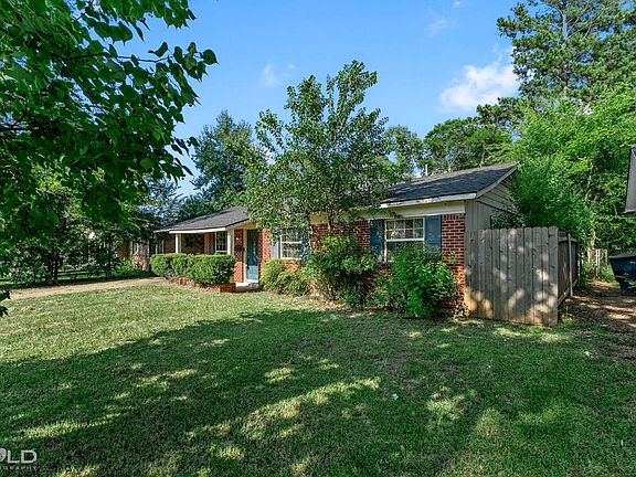 4th image of 9419 Normandie Dr