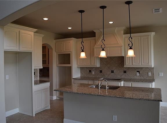 4th image of 1750 Billingsley Dr