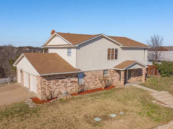 122 Heritage Trl, Granbury, TX 76048