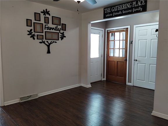 5th image of 127 Eden Ln
