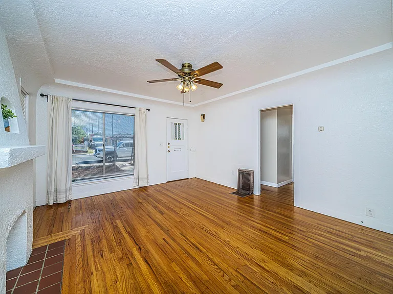 2576 Violet St — Photo 7