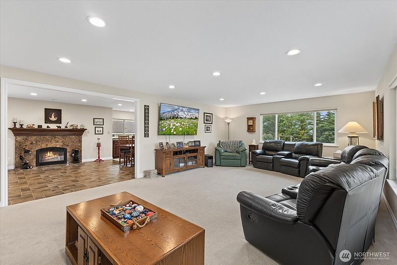 4th image of 17151 SE Petrovitsky Road