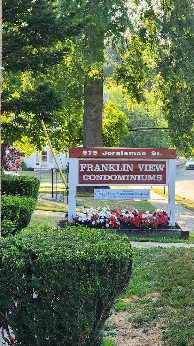 1 bed, 1.0 bath, $1,700 — Photo 1