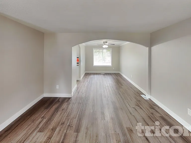 3402 NE 165th Ave — Photo 2