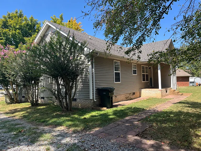 215 Derek Ct — Photo 22