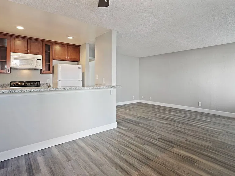 Elevate Apartments — Photo 7