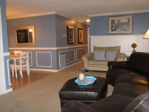 12008 Golf Ridge Ct, Fairfax, VA 22033