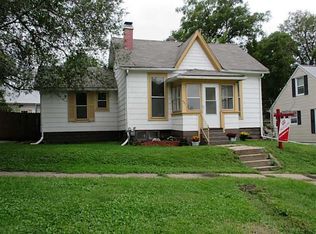 527 19th St NE, Cedar Rapids, IA 52402