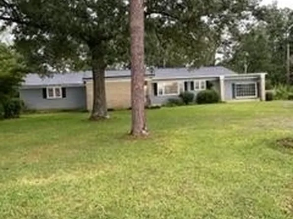 150 S 4th St, Cochran, GA 31014