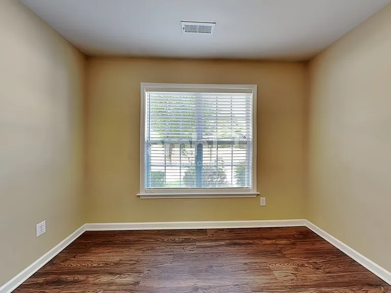 1867 Longmont Dr — Photo 18