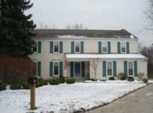 1227 E Horseshoe Ct, Rochester Hills, MI 48306