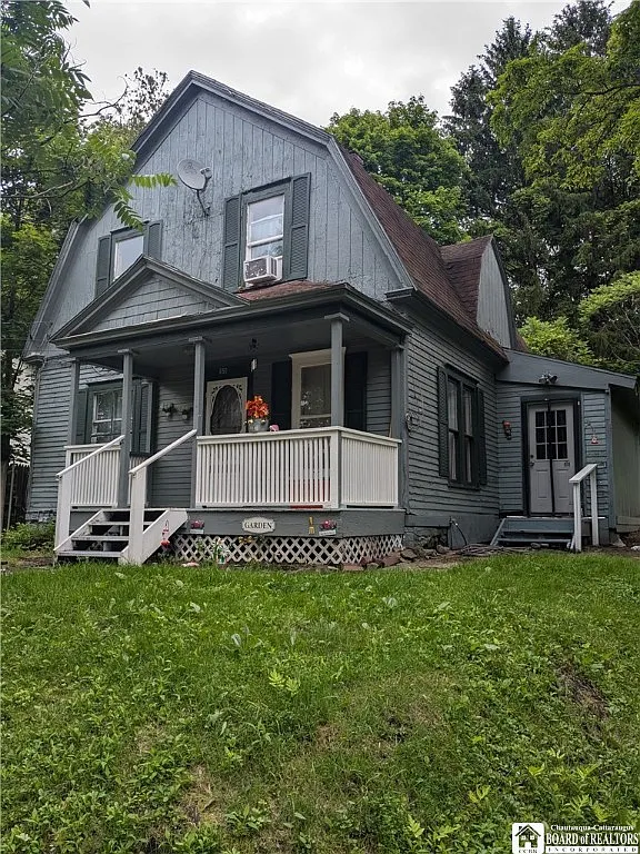 650 Barrows St photo 1