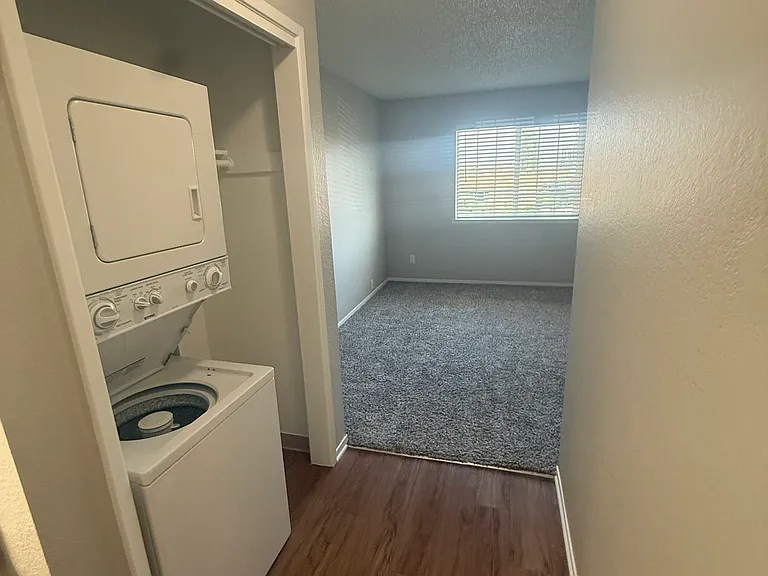2x2B Bedroom
