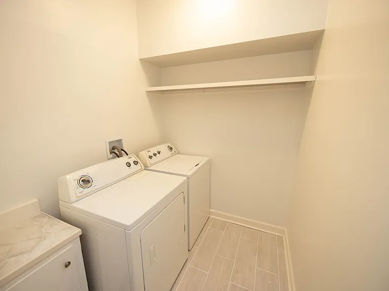 2043 Hazel Hedge Ln — Photo 5