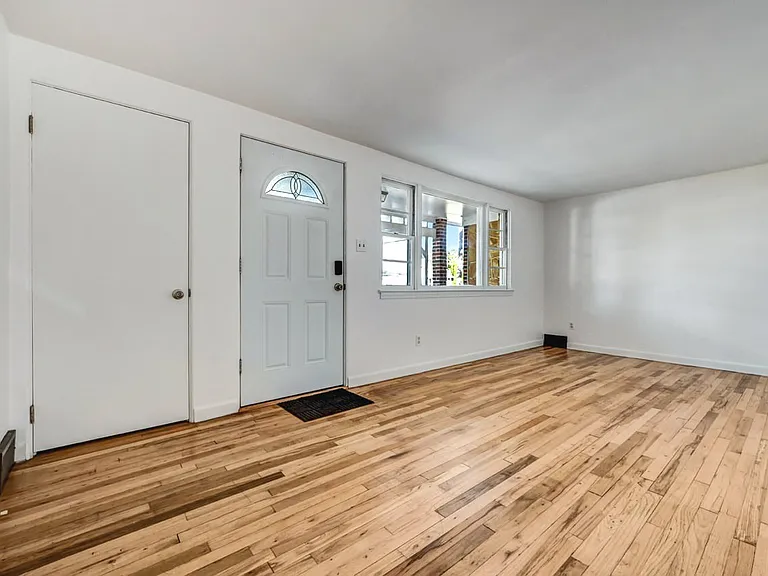 819 Fairview Ave — Photo 6