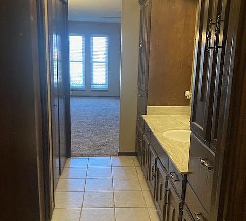 5th image of 3026 Rosewood Ln