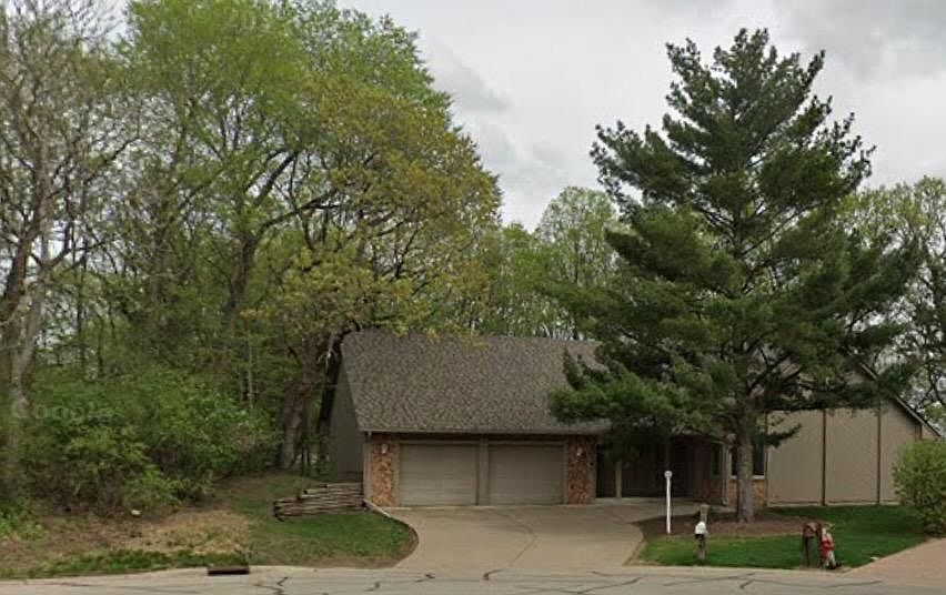 1st image of 10761 Hopkins Cir S