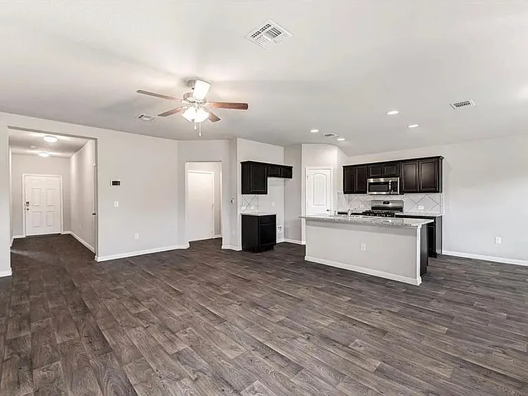 2216 Dickinson Ter — Photo 5