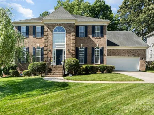 4142 Oakton Ridge Ct, Matthews, NC 28105
