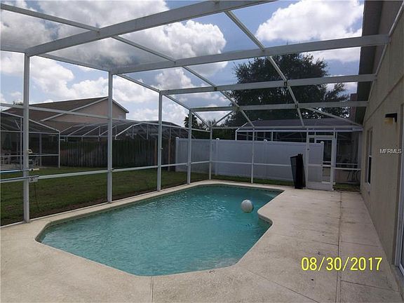 2nd image of 1206 Bloomingdale Dr