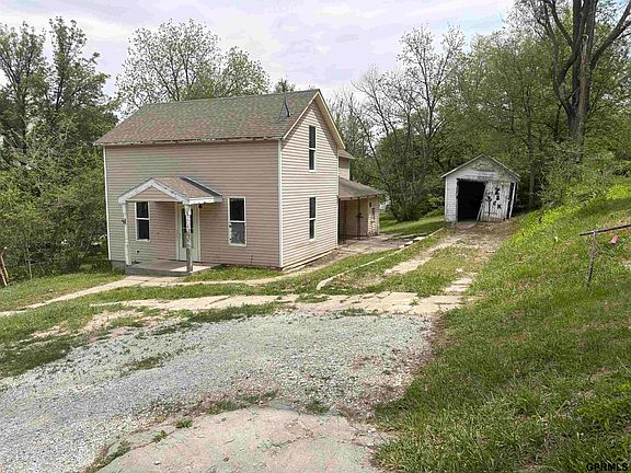 2nd image of 204 S Park St