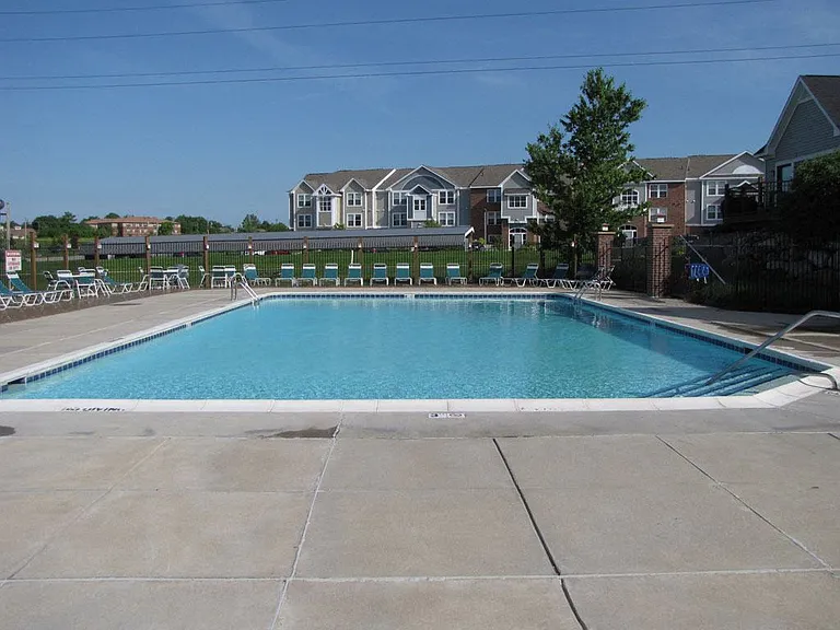 Autumn Lakes Apartments and Townhomes — Photo 50