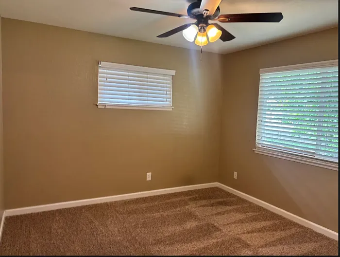 1012 Lakewood Ave — Photo 8
