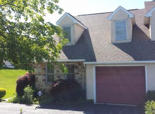 12 Stable Dr, Elverson, PA 19520