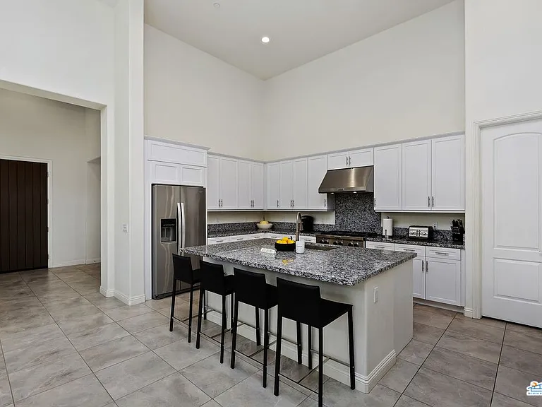 50888 Cereza — Photo 19
