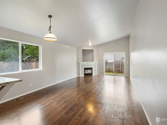 4th image of 21710 64th Avenue Ct E