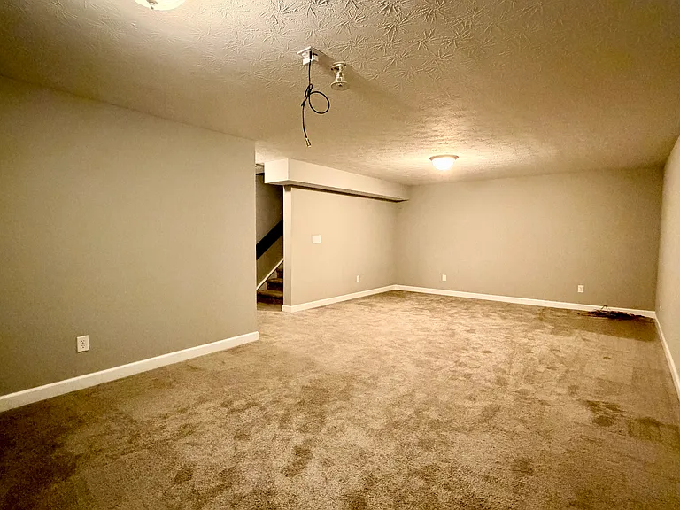 15660 Monson Dr — Photo 40